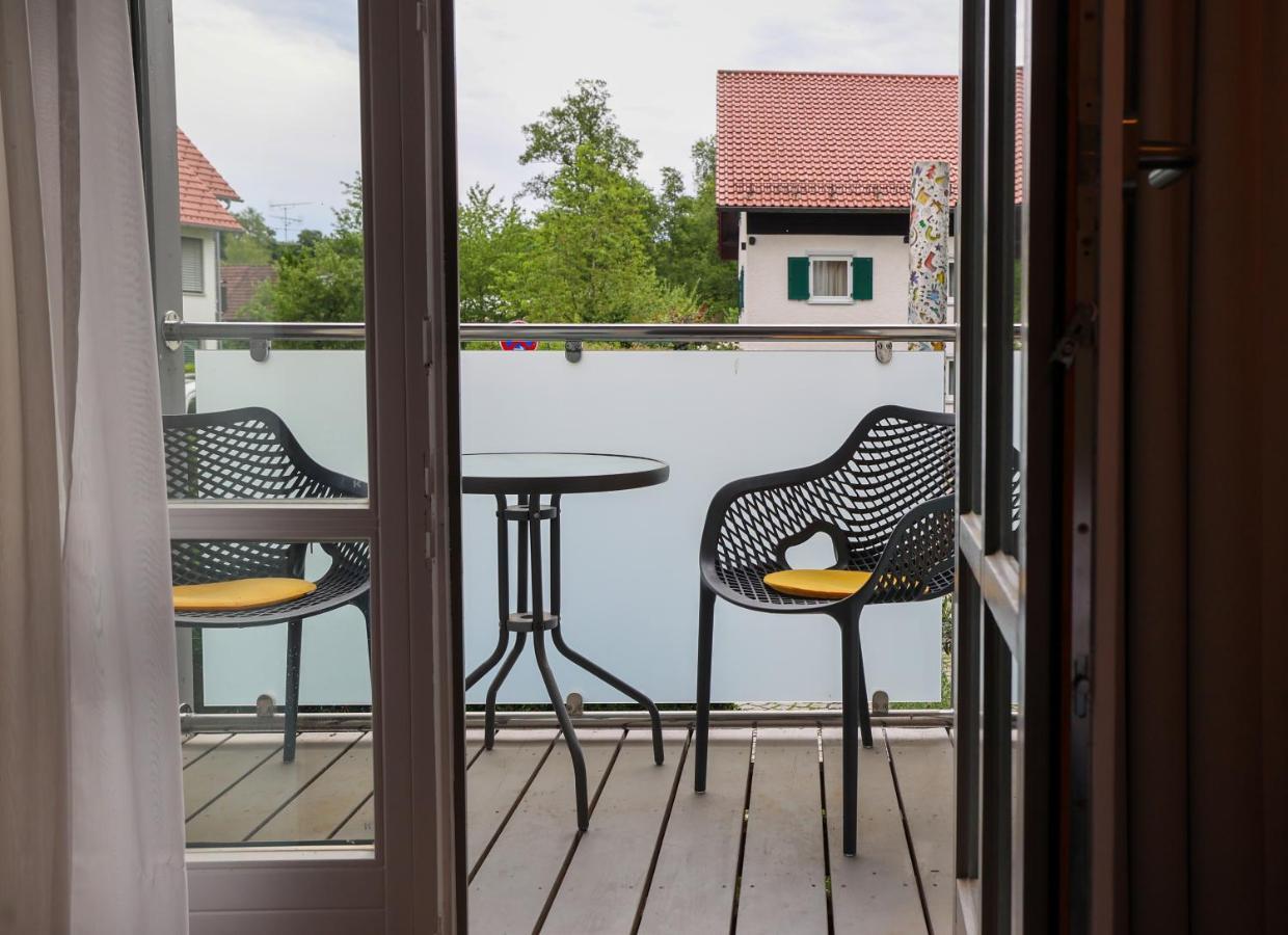 Sopherl Am See - Fruehstueck Auf Der Seeterrasse, Sehr Ruhig Und Wunderschoen Am See, 3 Minuten Nach Oberpfaffenhofen, Viele Radtouren, Restaurants & Cafes In Der Umgebung Веслинг Экстерьер фото