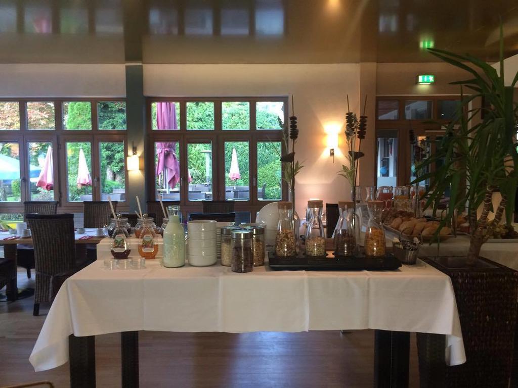 Sopherl Am See - Fruehstueck Auf Der Seeterrasse, Sehr Ruhig Und Wunderschoen Am See, 3 Minuten Nach Oberpfaffenhofen, Viele Radtouren, Restaurants & Cafes In Der Umgebung Веслинг Экстерьер фото