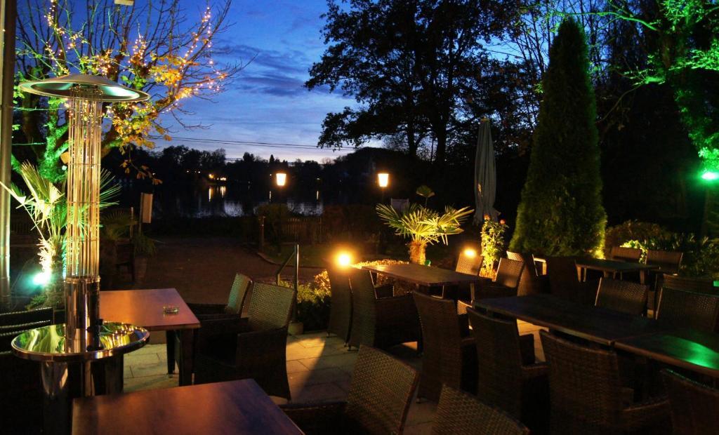 Sopherl Am See - Fruehstueck Auf Der Seeterrasse, Sehr Ruhig Und Wunderschoen Am See, 3 Minuten Nach Oberpfaffenhofen, Viele Radtouren, Restaurants & Cafes In Der Umgebung Веслинг Экстерьер фото