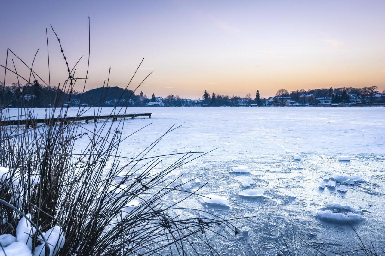 Sopherl Am See - Fruehstueck Auf Der Seeterrasse, Sehr Ruhig Und Wunderschoen Am See, 3 Minuten Nach Oberpfaffenhofen, Viele Radtouren, Restaurants & Cafes In Der Umgebung Веслинг Экстерьер фото